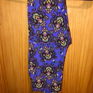 NWT OS LLR Gorgeous Damask Print Purple Leggings
